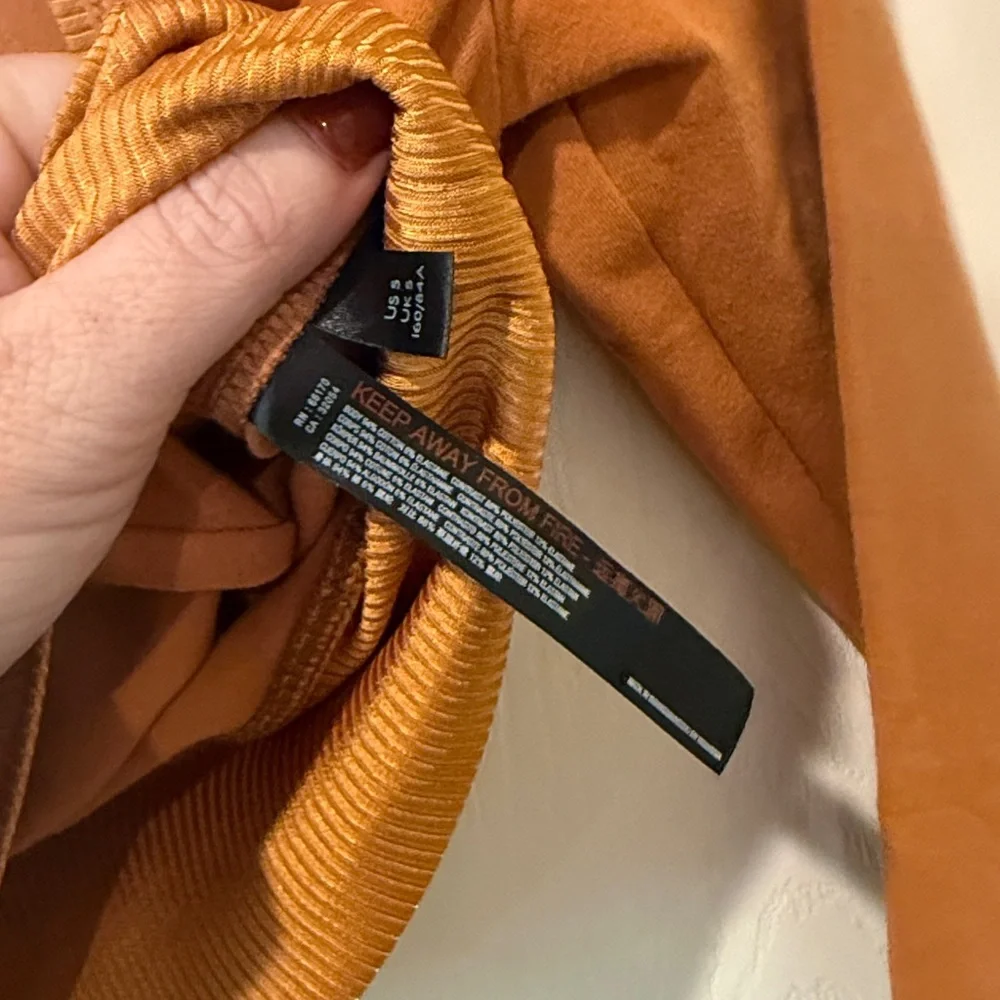 Urban Outfitters Out From Under NWT burnt orange crop top, small - Picture 7 of 8